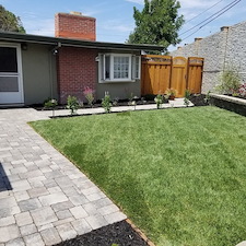 Elegant-frontyard-landscape-in-Fremont-California 5